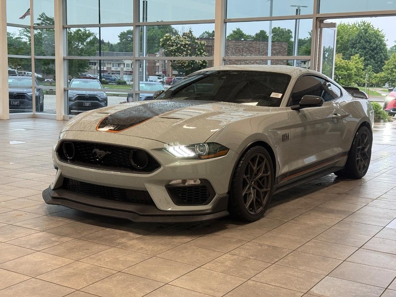 Ford Mustang Vehicle Full-screen Gallery Image 06