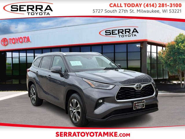 Milwaukee WI 2021 Toyota Highlander more details - toyota highlander