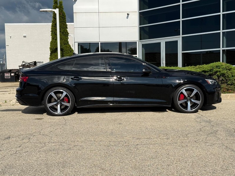 Audi A5 Sportback Vehicle Full-screen Gallery Image 02
