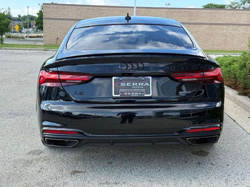 Audi A5 Sportback Vehicle Full-screen Gallery Image 04
