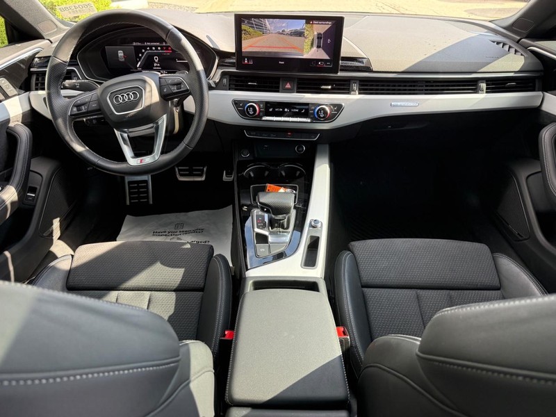 Audi A5 Sportback Vehicle Full-screen Gallery Image 13