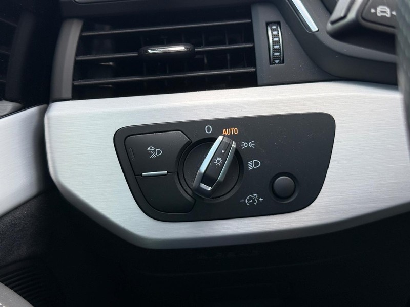 Audi A5 Sportback Vehicle Full-screen Gallery Image 30