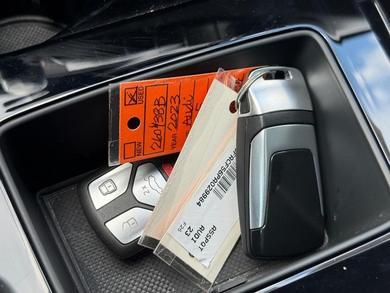 Audi A5 Sportback Vehicle Full-screen Gallery Image 31