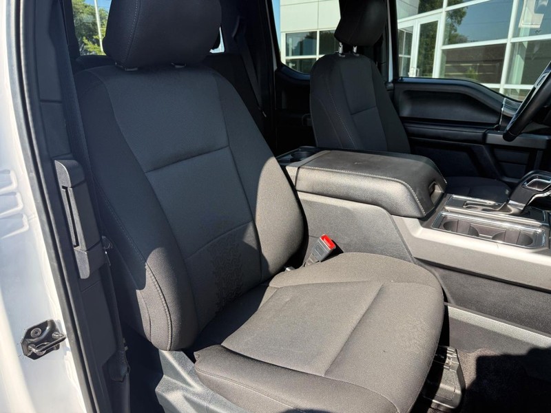 Ford F-150 Vehicle Full-screen Gallery Image 11