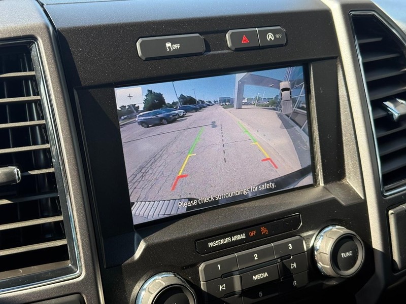 Ford F-150 Vehicle Full-screen Gallery Image 24