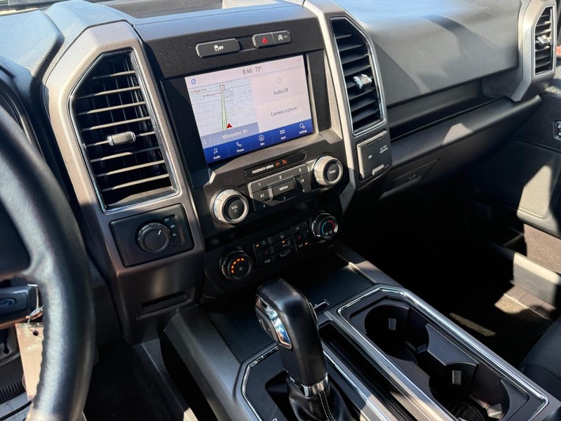 Ford F-150 Vehicle Full-screen Gallery Image 25