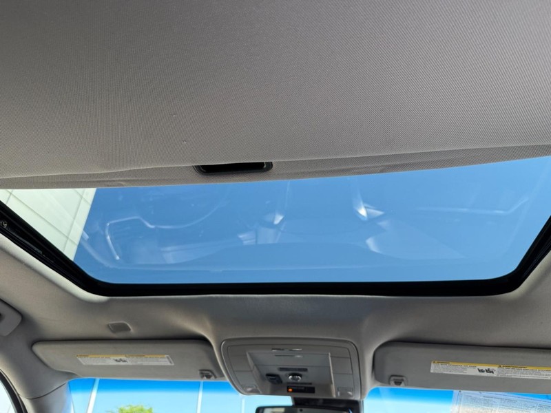 Chevrolet Tahoe Vehicle Full-screen Gallery Image 16
