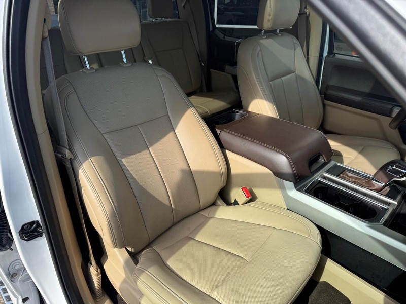Ford F-150 Vehicle Full-screen Gallery Image 11
