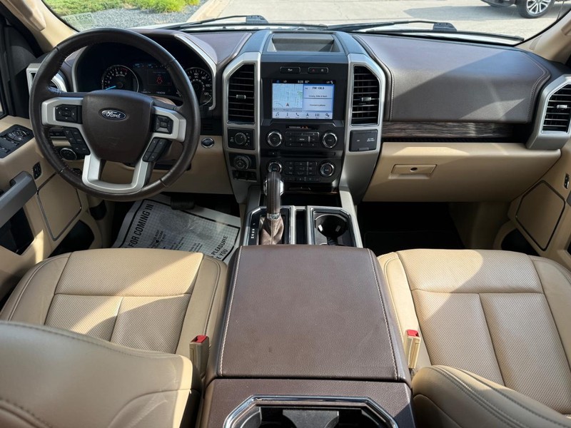Ford F-150 Vehicle Full-screen Gallery Image 13