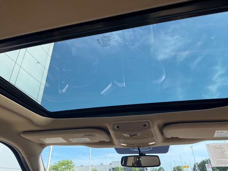 Ford F-150 Vehicle Full-screen Gallery Image 15