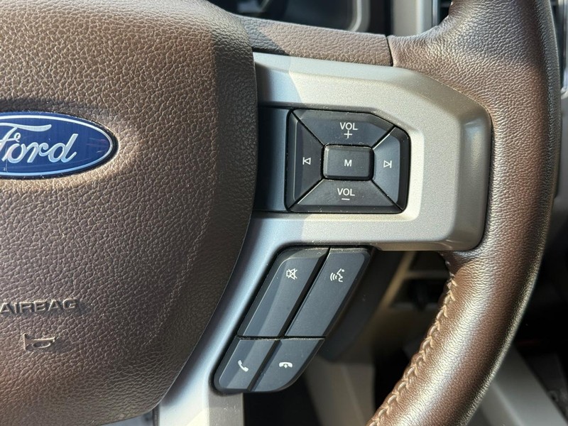 Ford F-150 Vehicle Full-screen Gallery Image 21