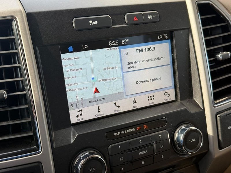 Ford F-150 Vehicle Full-screen Gallery Image 24