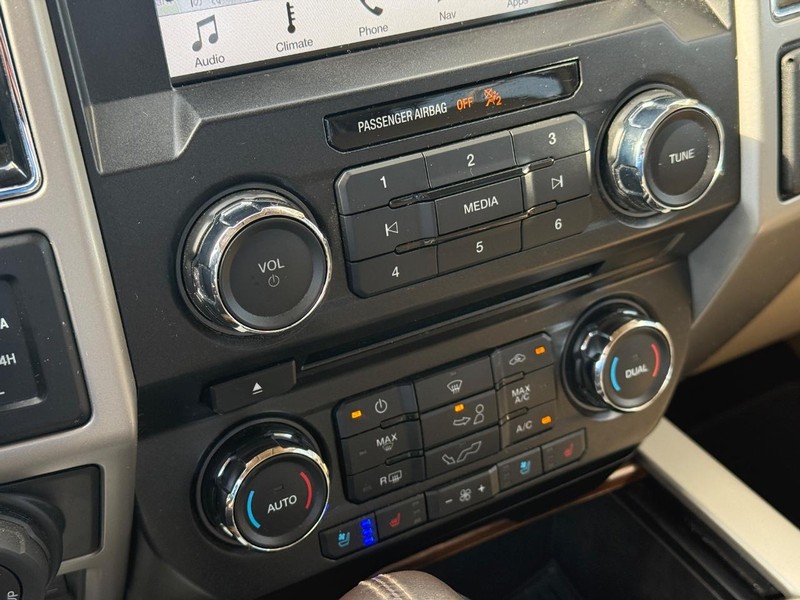 Ford F-150 Vehicle Full-screen Gallery Image 29