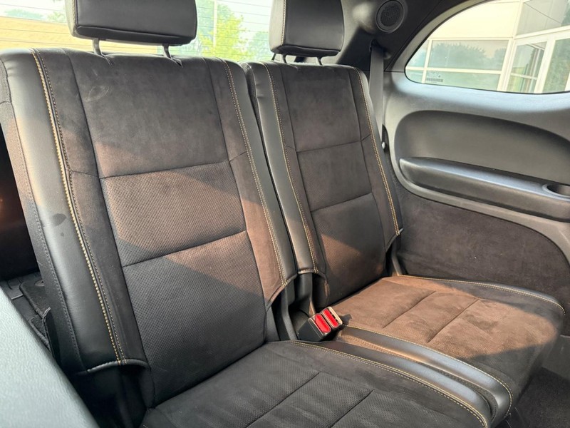 Dodge Durango Vehicle Full-screen Gallery Image 13
