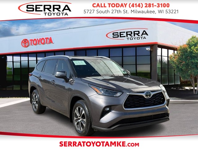 Milwaukee WI 2022 Toyota Highlander more details - toyota highlander