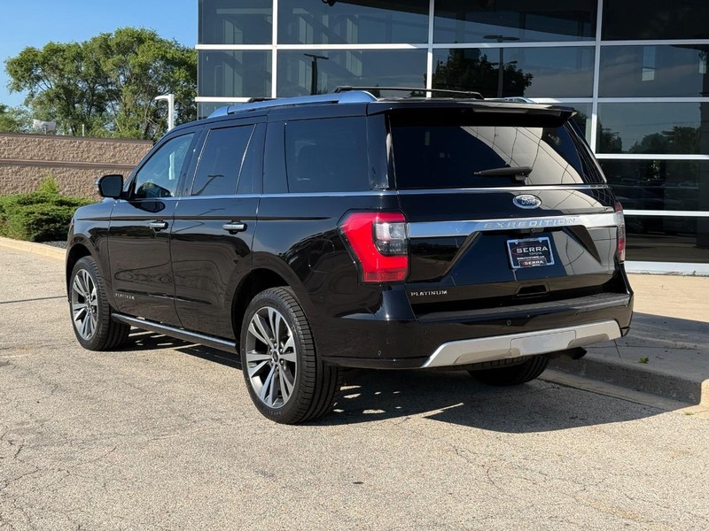 Ford Expedition Vehicle Full-screen Gallery Image 05