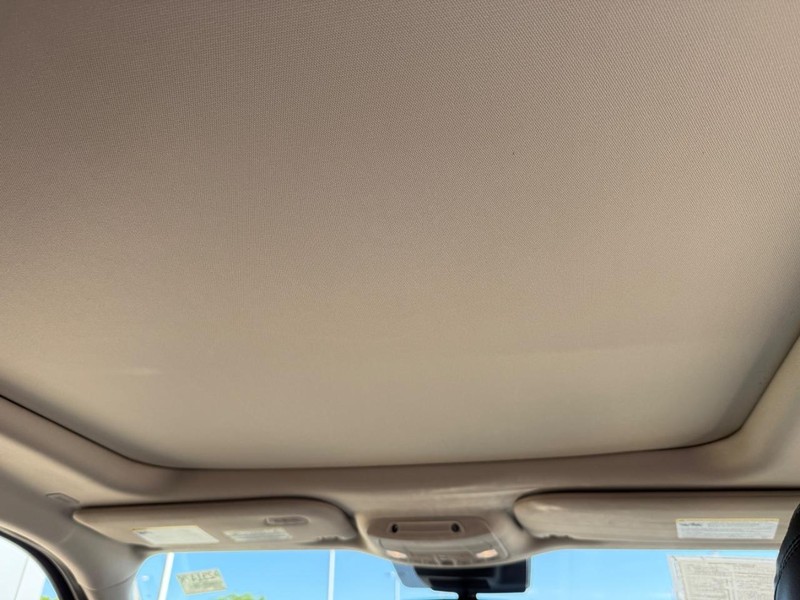 Ford Expedition Vehicle Full-screen Gallery Image 16