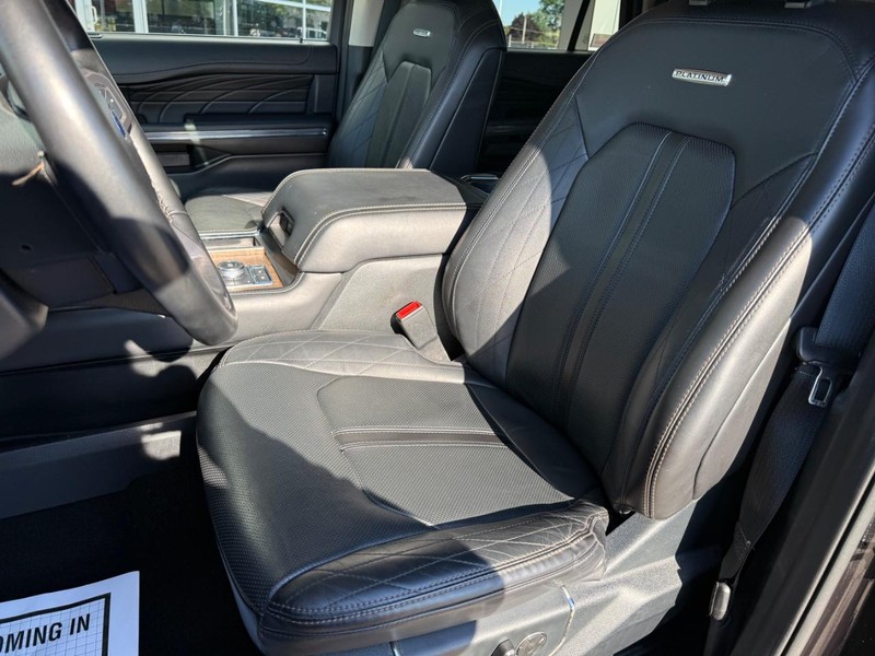 Ford Expedition Vehicle Full-screen Gallery Image 17