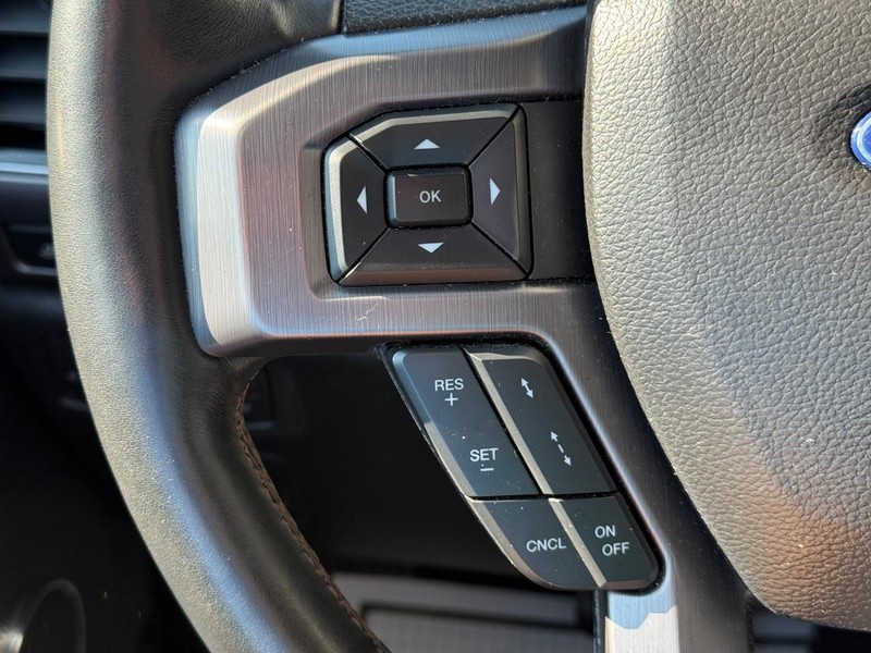 Ford Expedition Vehicle Full-screen Gallery Image 21
