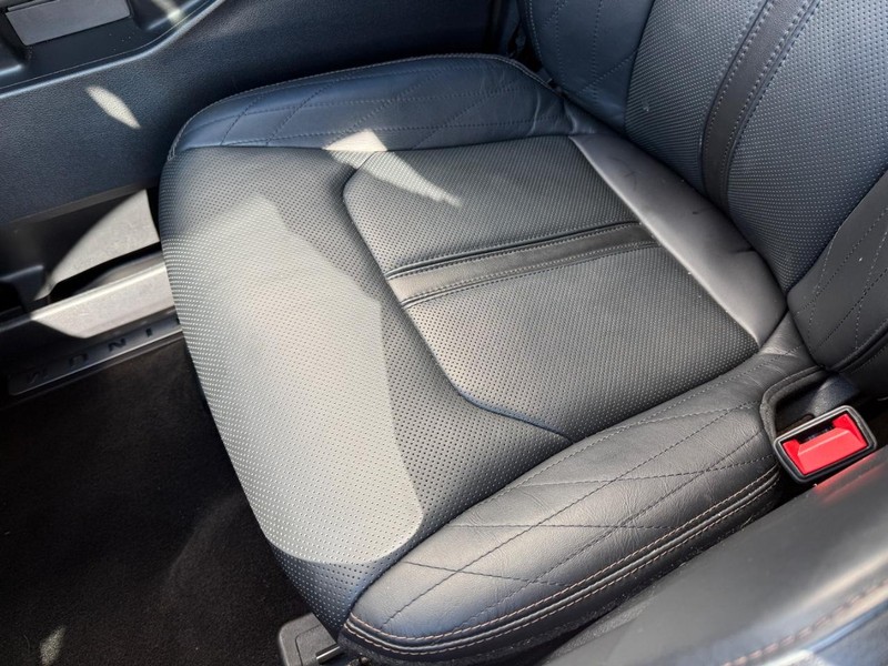 Ford Expedition Vehicle Full-screen Gallery Image 28