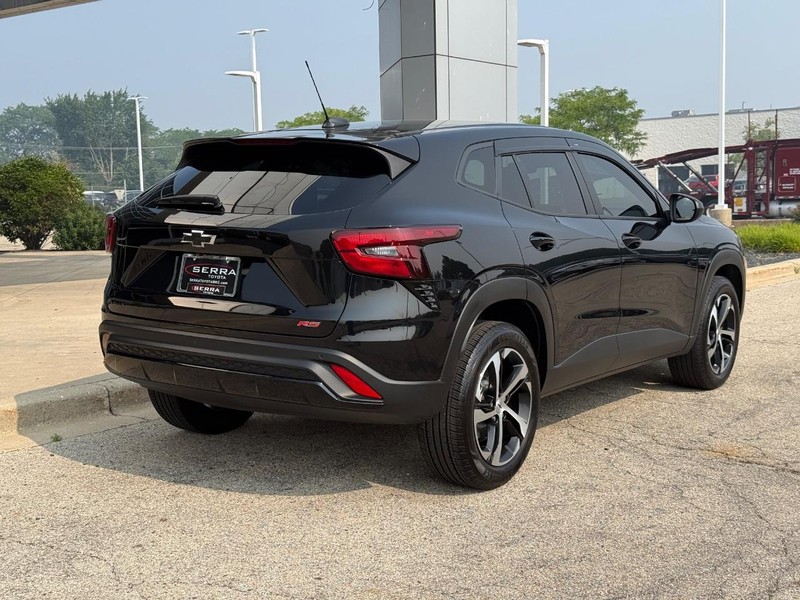 Chevrolet Trax Vehicle Full-screen Gallery Image 03
