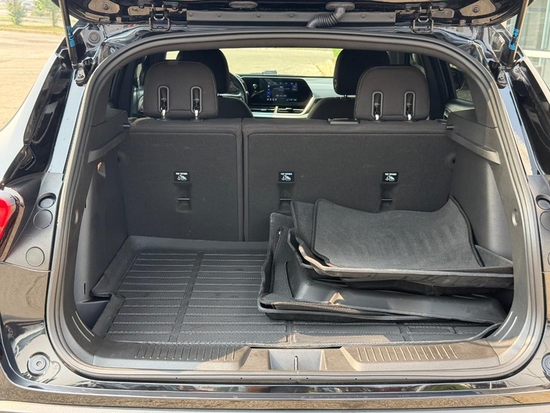 Chevrolet Trax Vehicle Full-screen Gallery Image 09