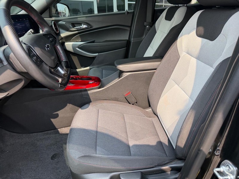 Chevrolet Trax Vehicle Full-screen Gallery Image 16