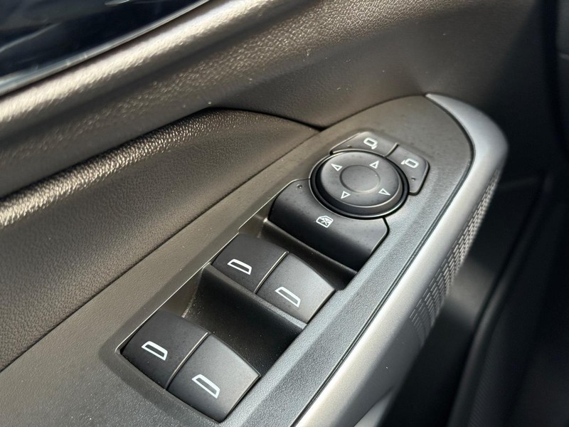 Chevrolet Trax Vehicle Full-screen Gallery Image 30
