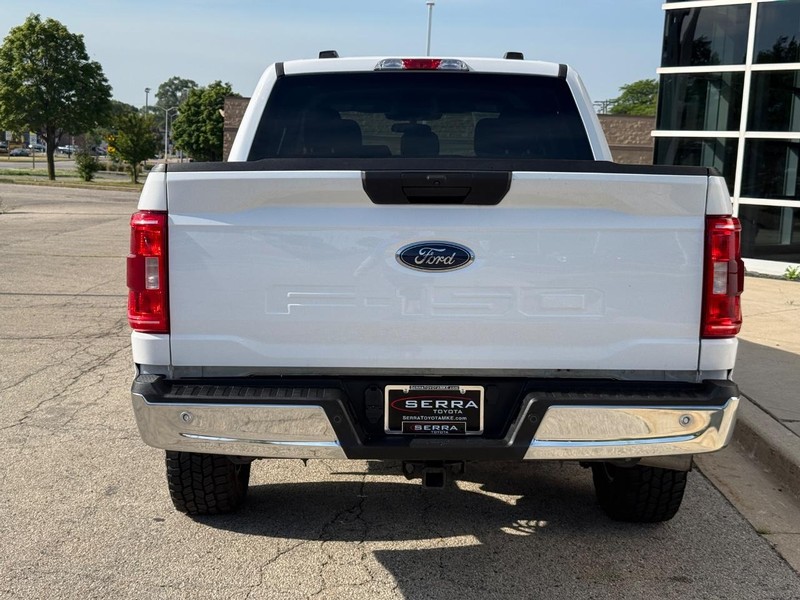 Ford F-150 Vehicle Full-screen Gallery Image 04