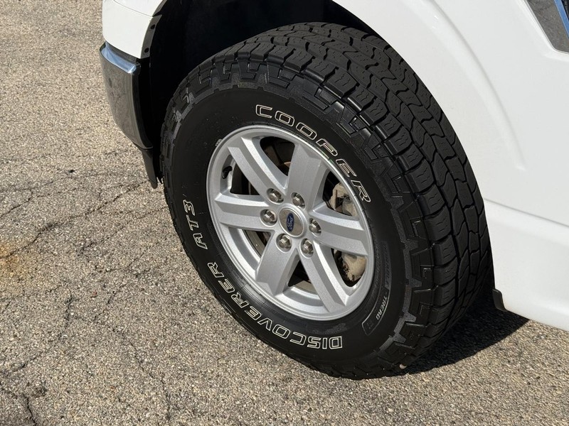 Ford F-150 Vehicle Full-screen Gallery Image 10