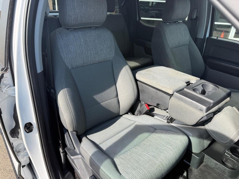 Ford F-150 Vehicle Full-screen Gallery Image 11