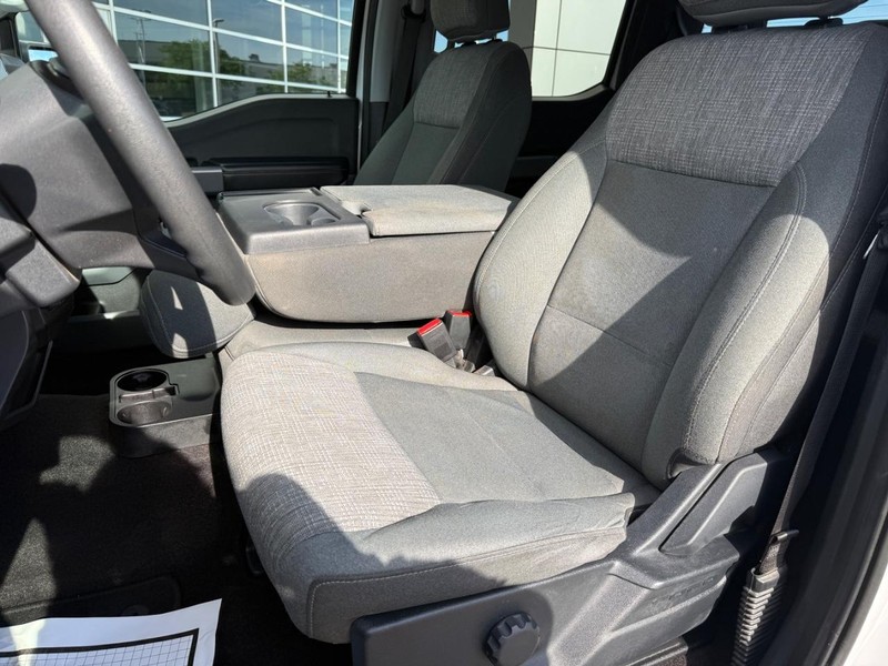 Ford F-150 Vehicle Full-screen Gallery Image 16