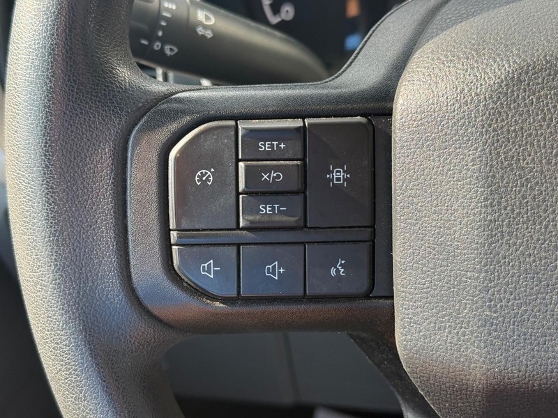 Ford F-150 Vehicle Full-screen Gallery Image 20