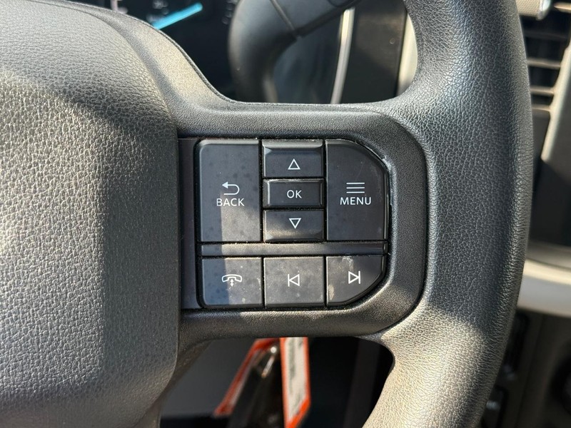 Ford F-150 Vehicle Full-screen Gallery Image 21