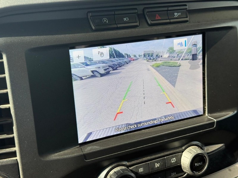 Ford F-150 Vehicle Full-screen Gallery Image 24