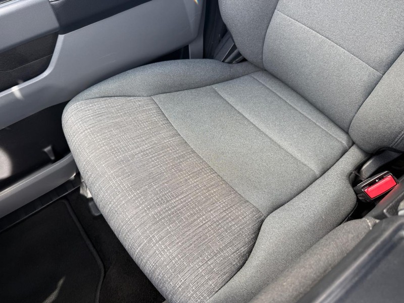 Ford F-150 Vehicle Full-screen Gallery Image 26