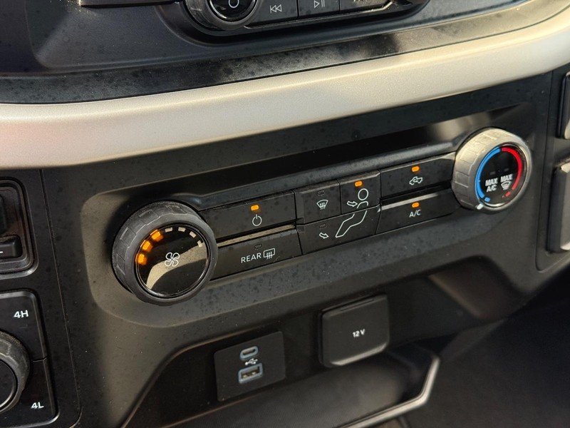 Ford F-150 Vehicle Full-screen Gallery Image 27