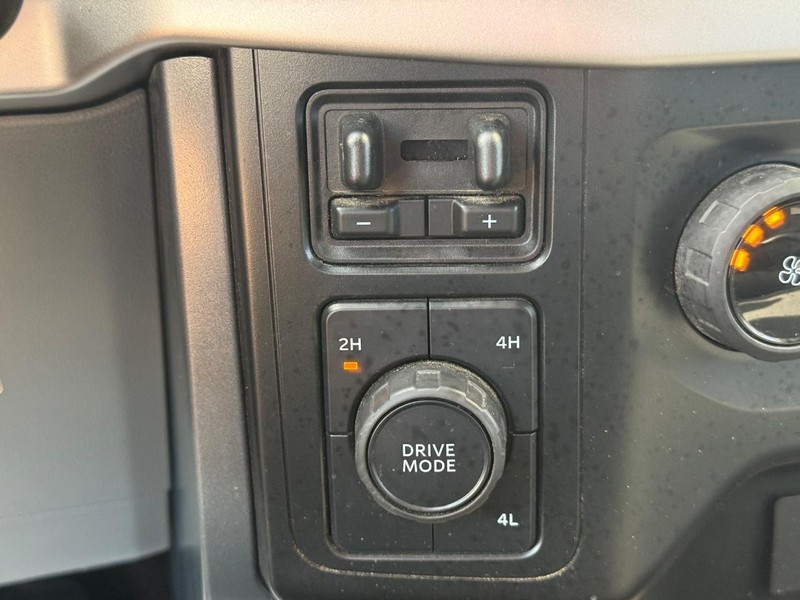 Ford F-150 Vehicle Full-screen Gallery Image 28