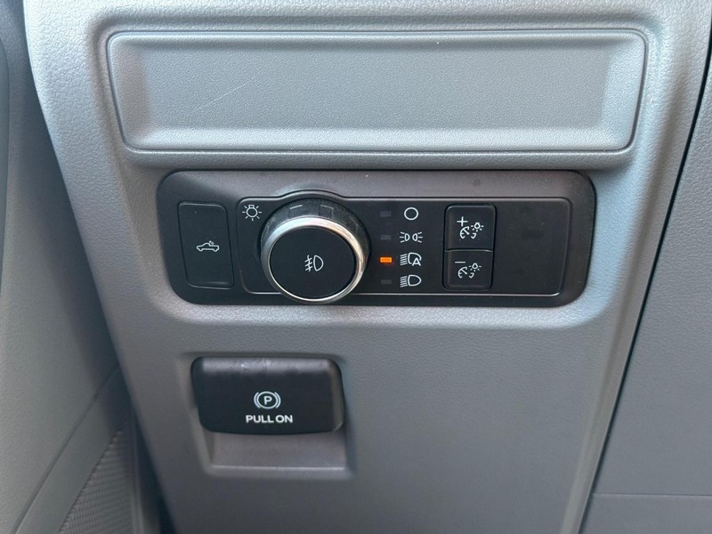 Ford F-150 Vehicle Full-screen Gallery Image 29