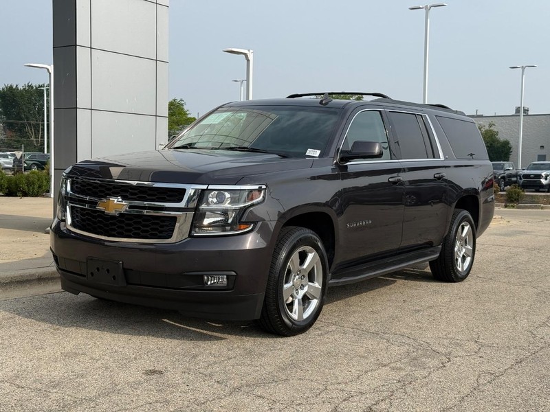 Chevrolet Suburban Vehicle Full-screen Gallery Image 07
