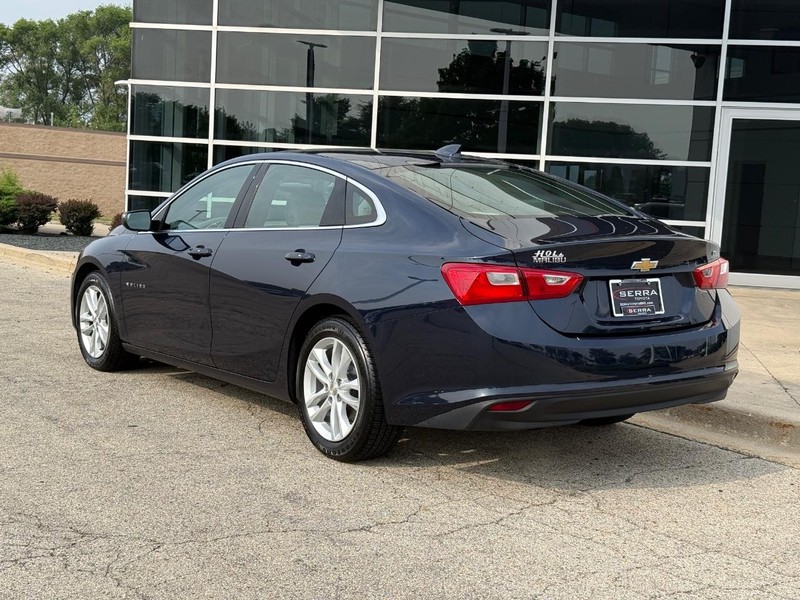 Chevrolet Malibu Vehicle Full-screen Gallery Image 05