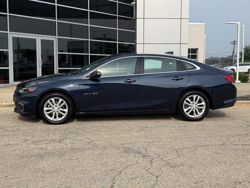 Chevrolet Malibu Vehicle Full-screen Gallery Image 06