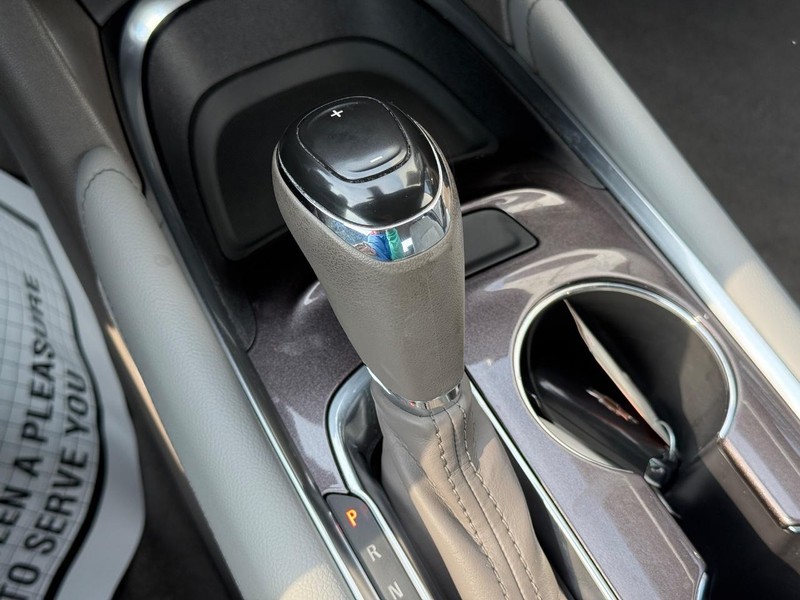 Chevrolet Malibu Vehicle Full-screen Gallery Image 27