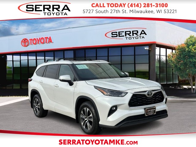 Milwaukee WI 2022 Toyota Highlander more details - toyota highlander