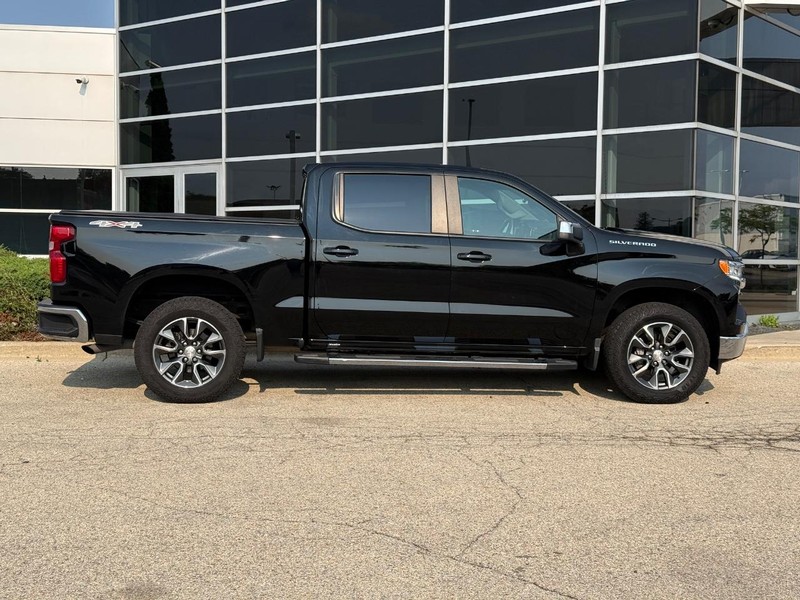 Chevrolet Silverado 1500 Vehicle Full-screen Gallery Image 02