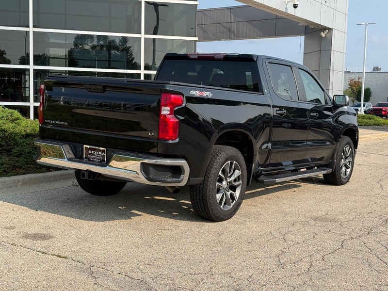 Chevrolet Silverado 1500 Vehicle Full-screen Gallery Image 03