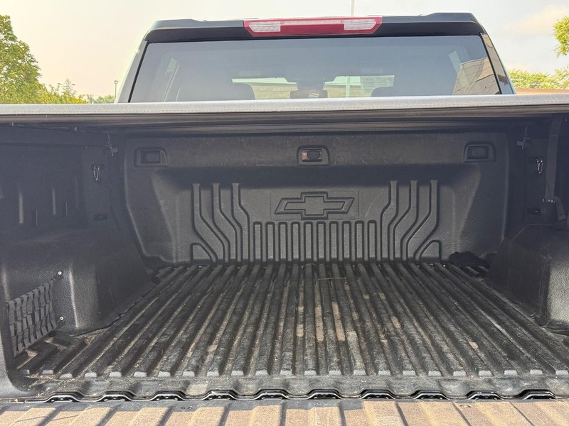 Chevrolet Silverado 1500 Vehicle Full-screen Gallery Image 09