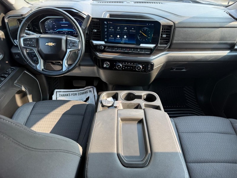 Chevrolet Silverado 1500 Vehicle Full-screen Gallery Image 13