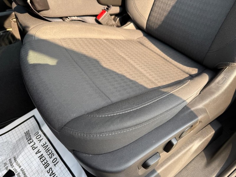 Chevrolet Silverado 1500 Vehicle Full-screen Gallery Image 17