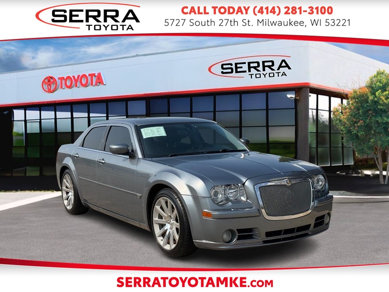 Chrysler 300 Vehicle Full-screen Gallery Image 01